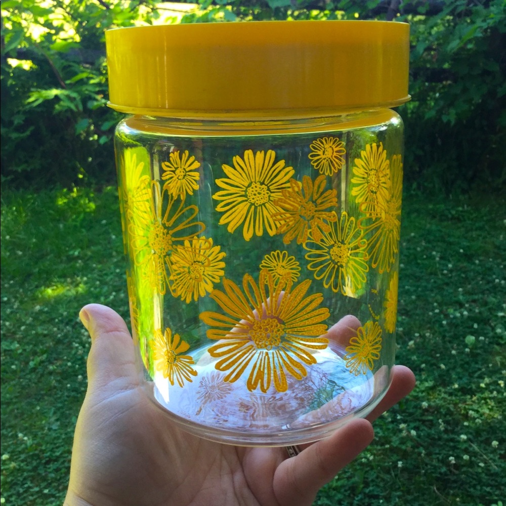 Vitg yellow Daisy glass jar w/ lid Corning lovely